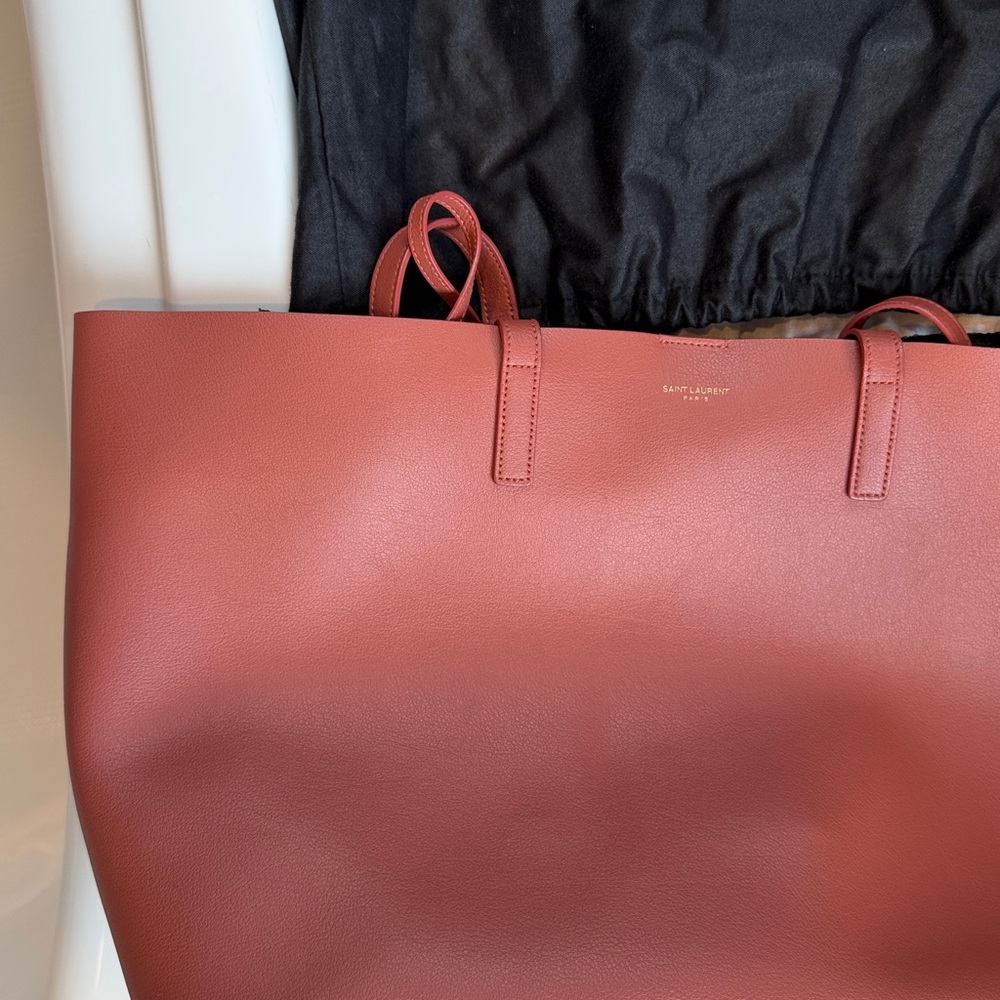 Saint Laurent East/West Shopping Tote - Picture 9 of 10